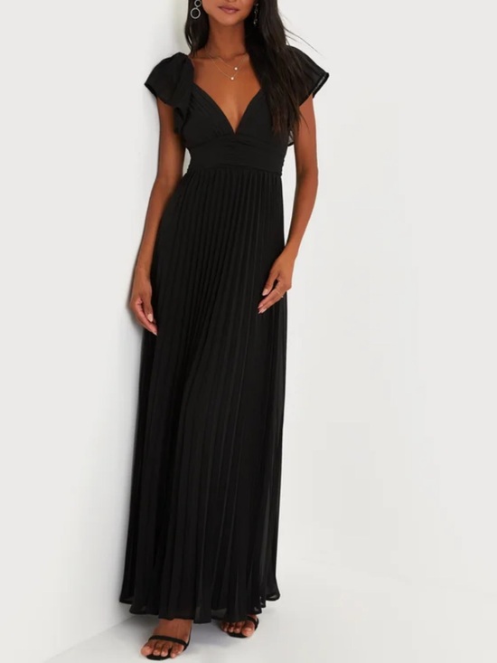 Lulus Dresses & Skirts - Lulu's Black V-Neck Pleated Maxi Dress